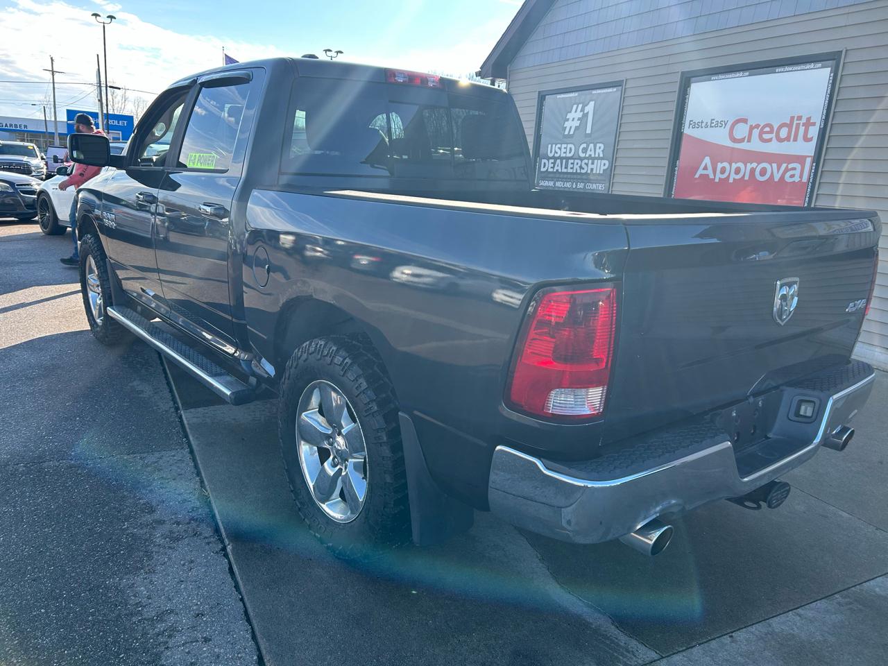 RAM 1500 SLT Crew Cab SWB 4WD 2013