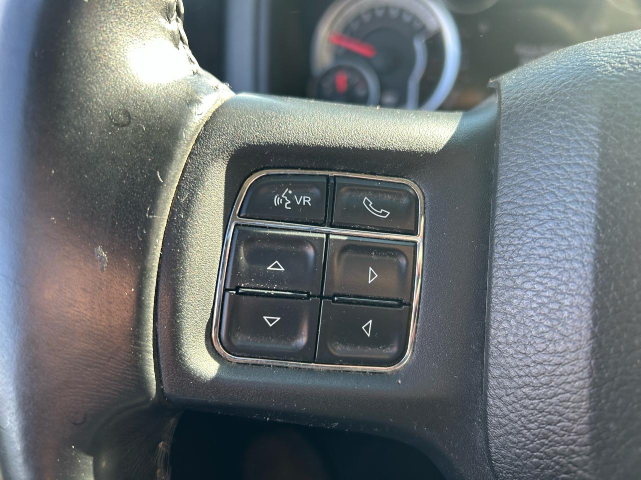 RAM 1500 SLT Crew Cab SWB 4WD 2013