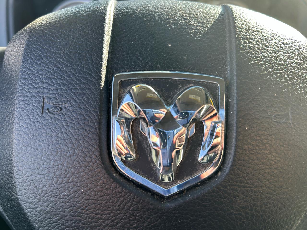 RAM 1500 SLT Crew Cab SWB 4WD 2013