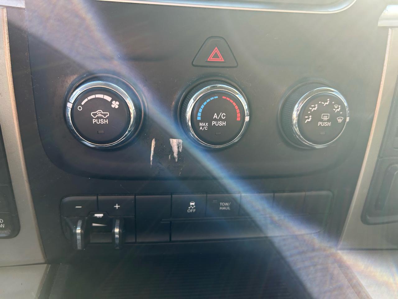 RAM 1500 SLT Crew Cab SWB 4WD 2013