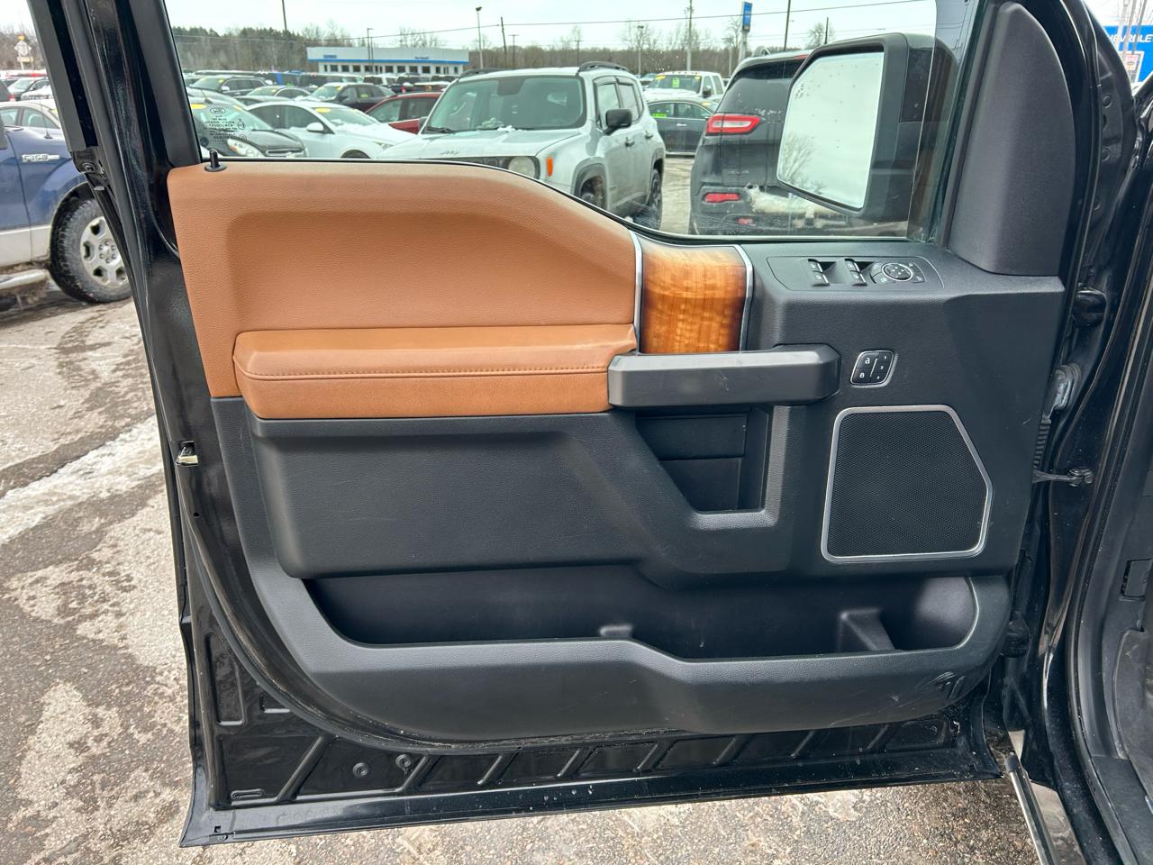 Ford F-150 Lariat SuperCrew 5.5-ft. Bed 4WD 2016