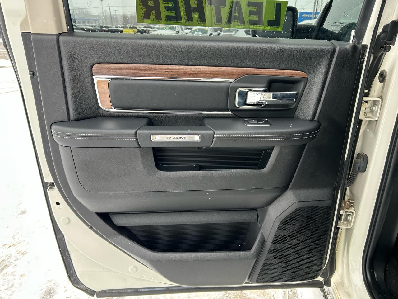 RAM 1500 Laramie Crew Cab SWB 4WD 2017