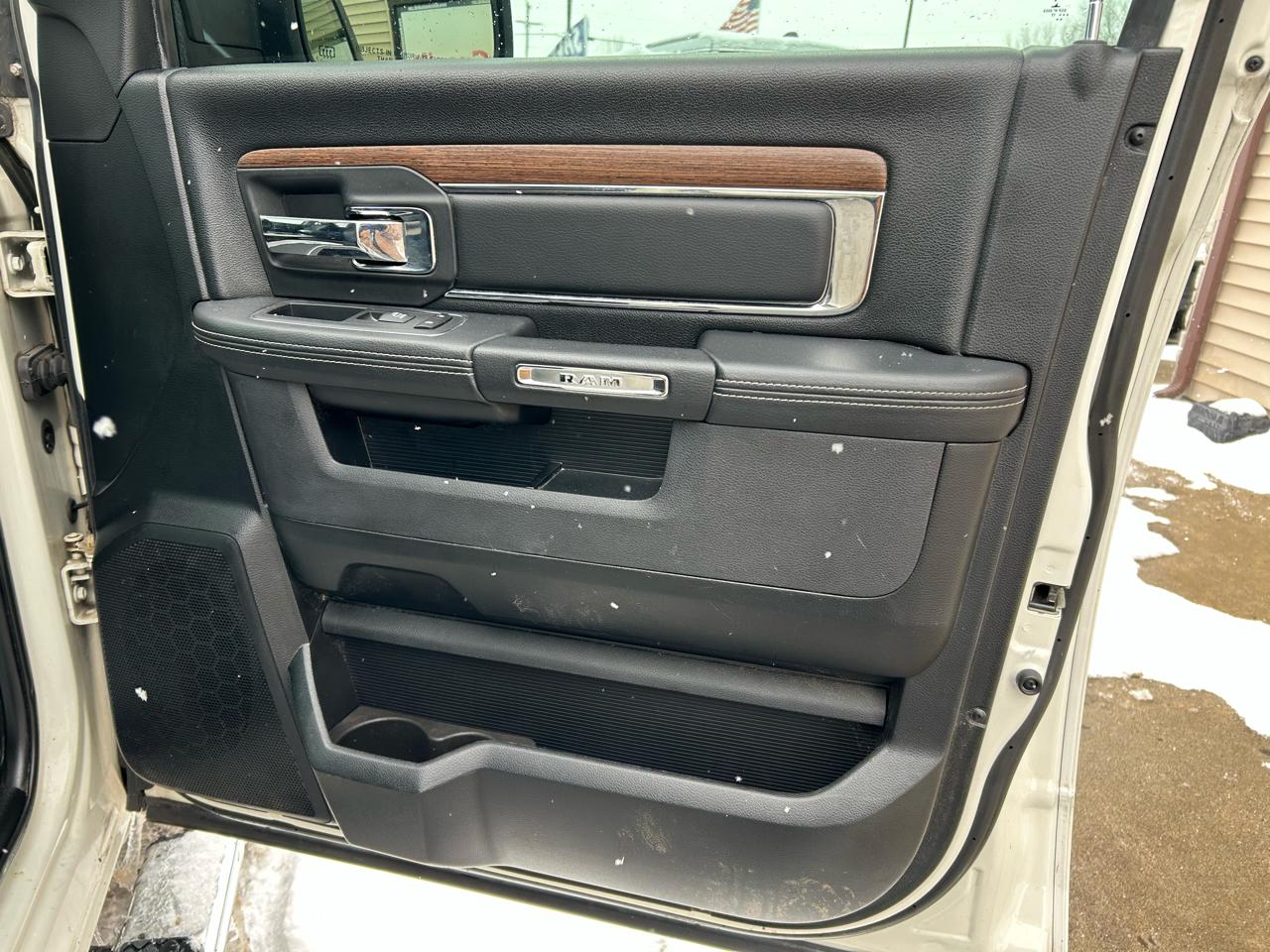 RAM 1500 Laramie Crew Cab SWB 4WD 2017