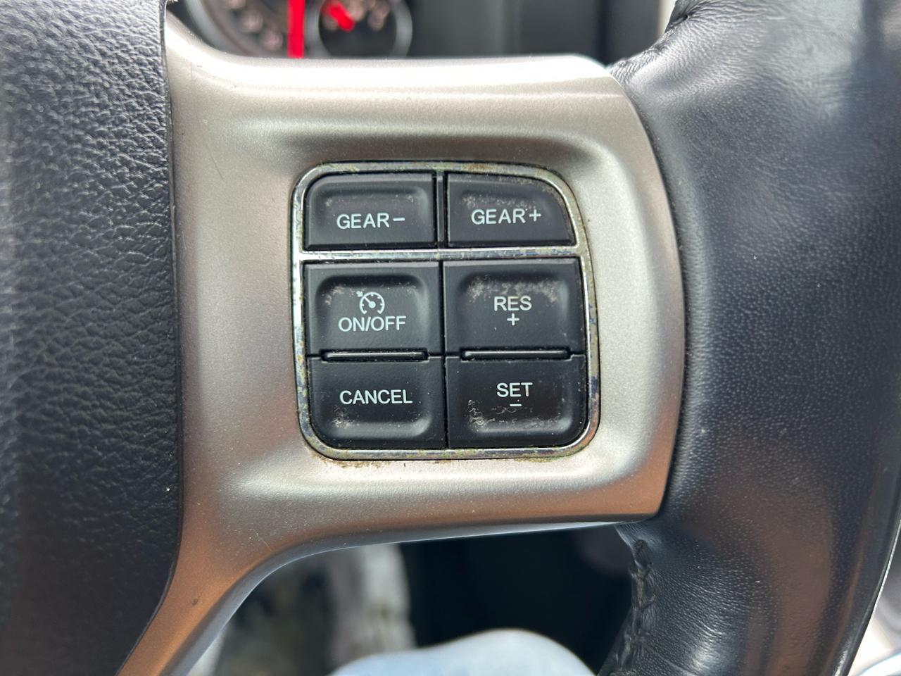 RAM 1500 Laramie Crew Cab SWB 4WD 2017