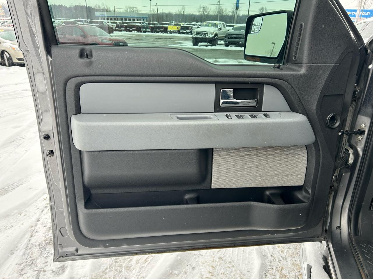 Ford F-150 4WD SuperCrew 145" XLT 2014