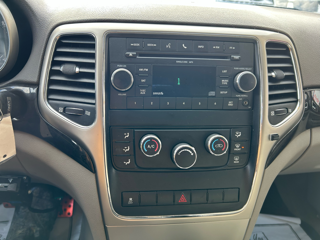 Jeep Grand Cherokee Laredo 4WD 2011