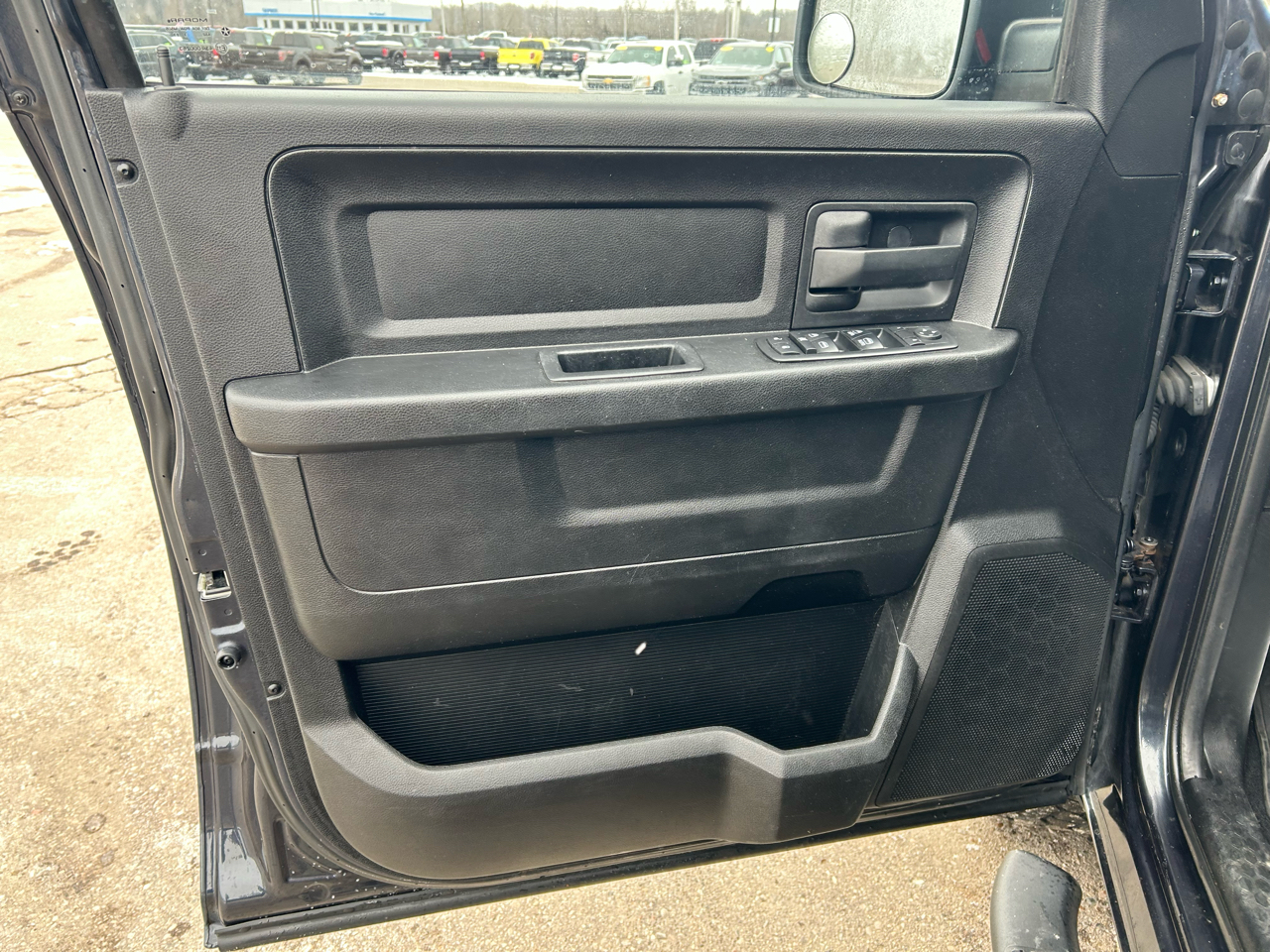 RAM 1500 Tradesman Quad Cab 4WD 2013