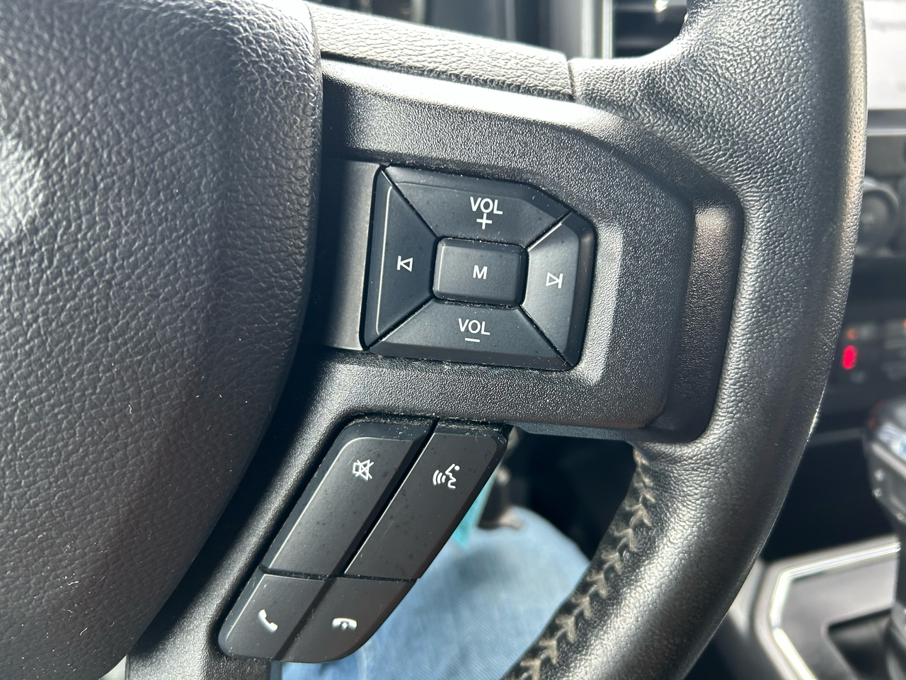 Ford F-150 4WD SuperCrew 139" XLT 2019