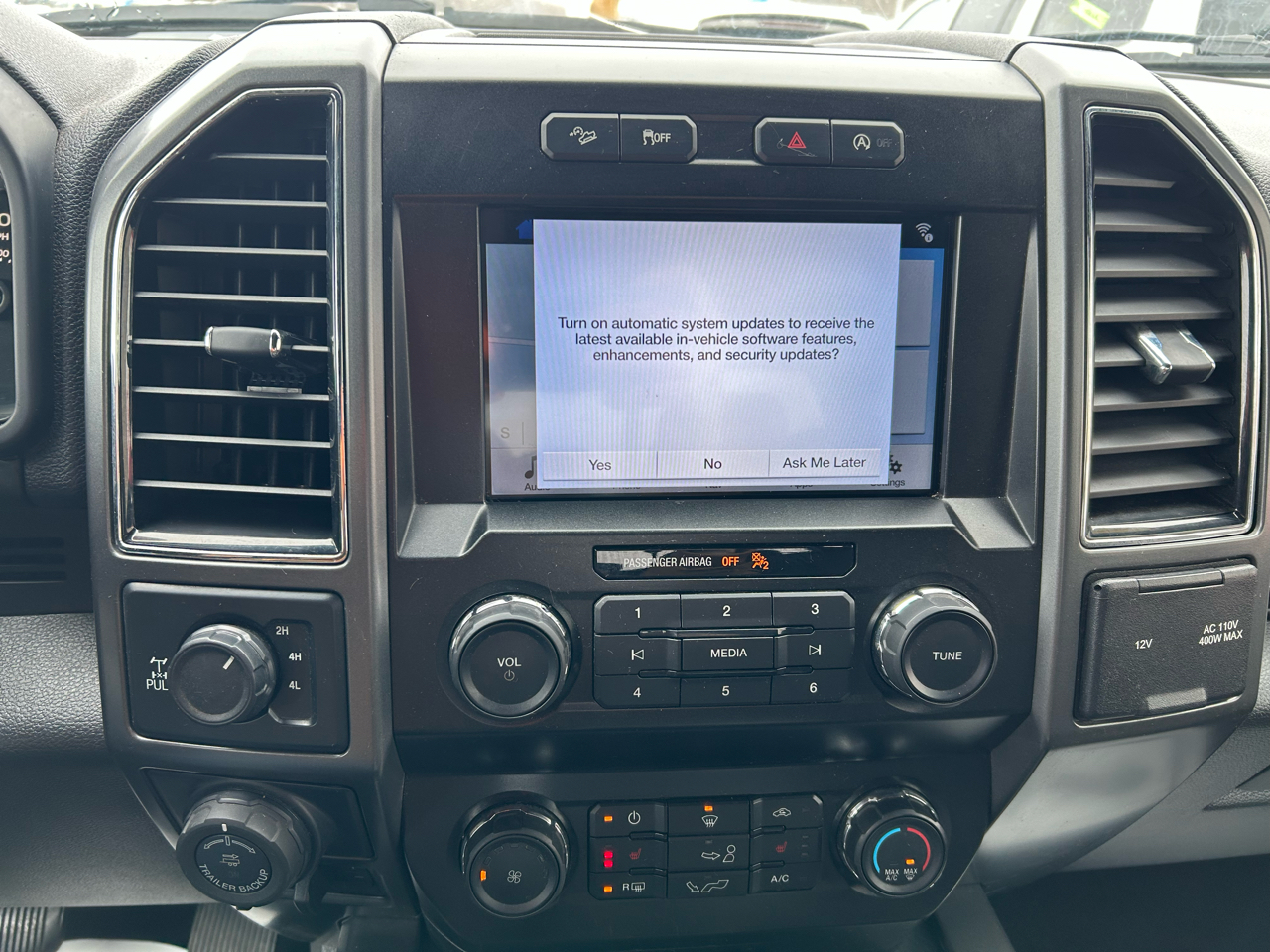 Ford F-150 4WD SuperCrew 150" XLT 2019