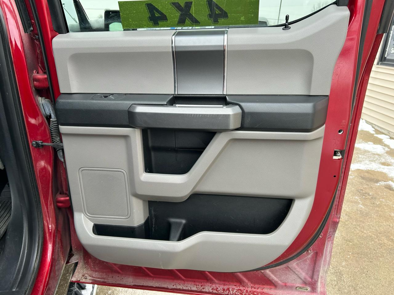 Ford F-150 4WD SuperCrew 145" XLT 2016