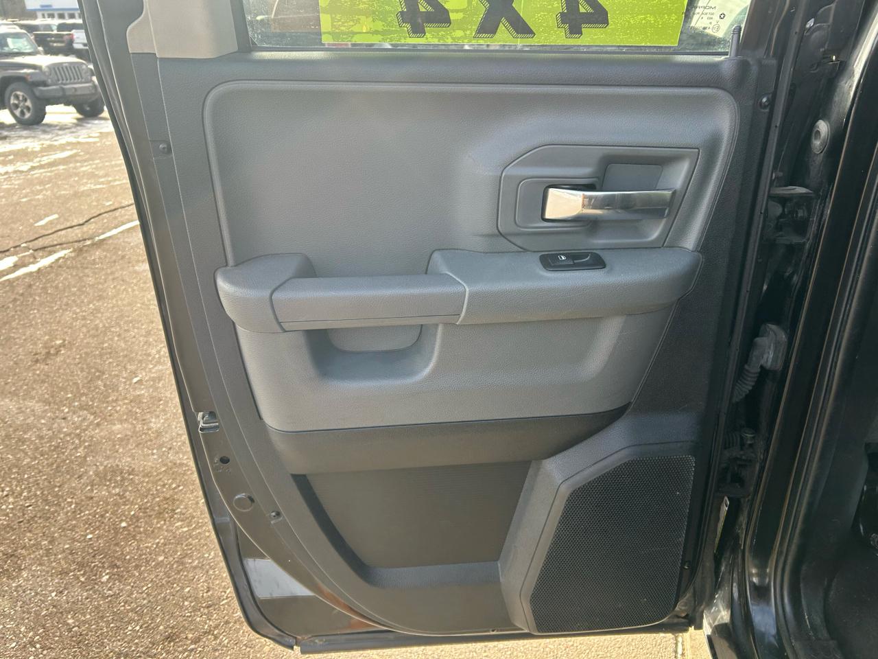 RAM 1500 SLT Quad Cab 4WD 2014