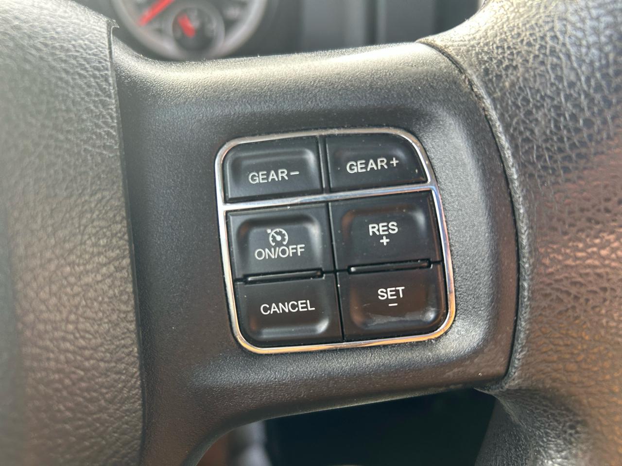 RAM 1500 SLT Quad Cab 4WD 2014