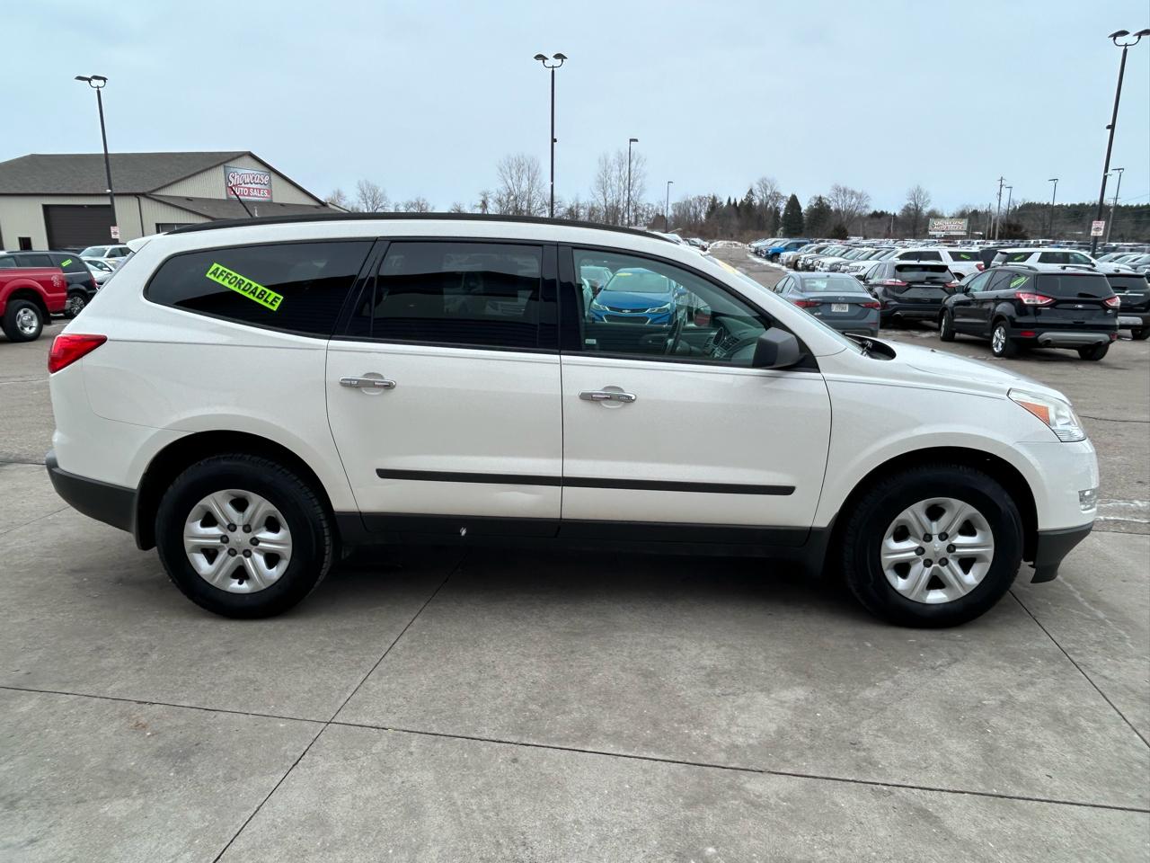 Chevrolet Traverse LS FWD w/PDC 2012