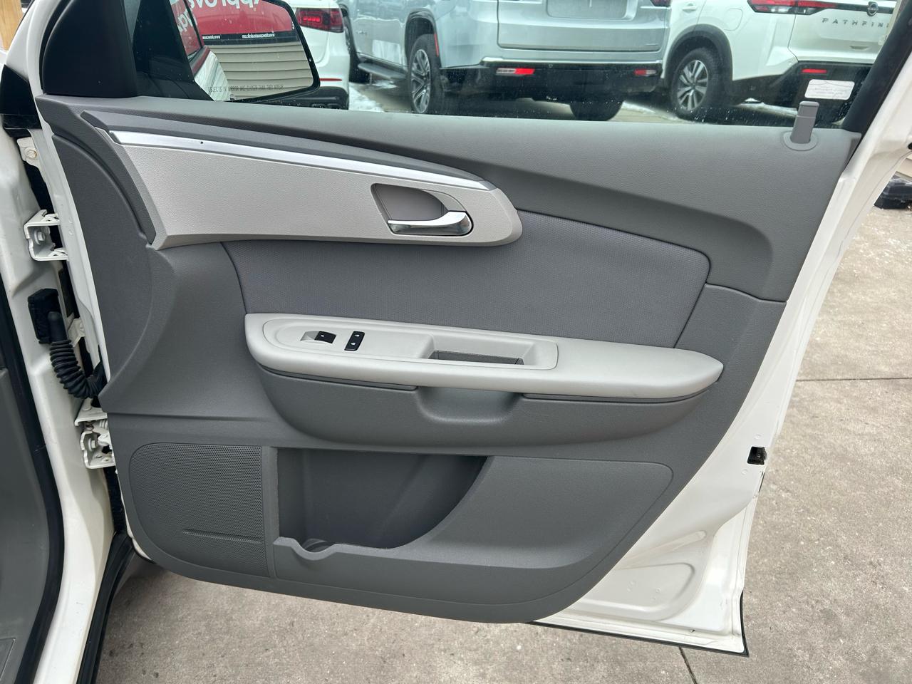 Chevrolet Traverse LS FWD w/PDC 2012