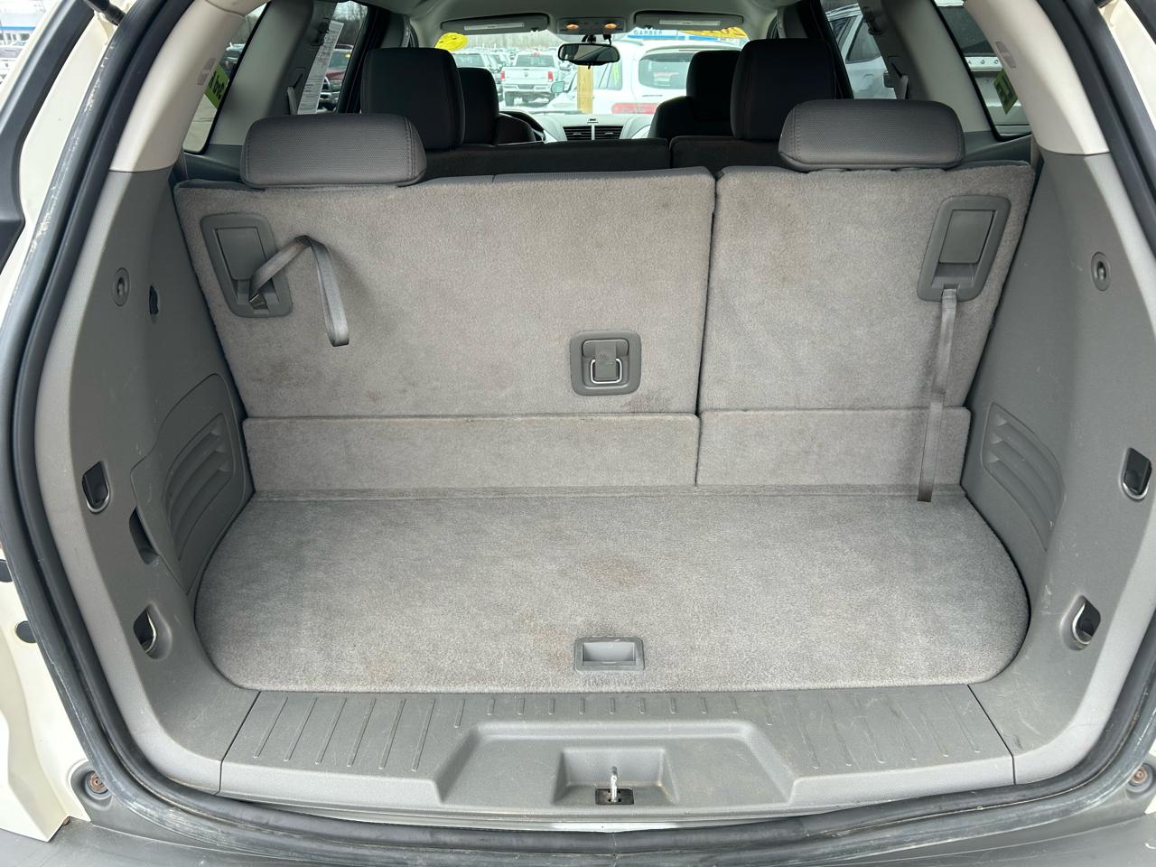 Chevrolet Traverse LS FWD w/PDC 2012