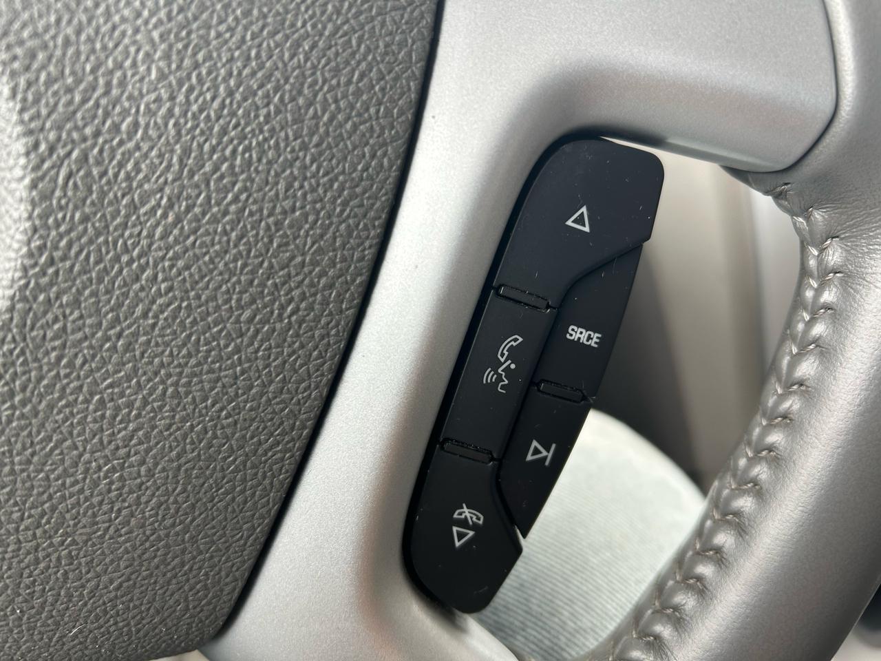 Chevrolet Traverse LS FWD w/PDC 2012