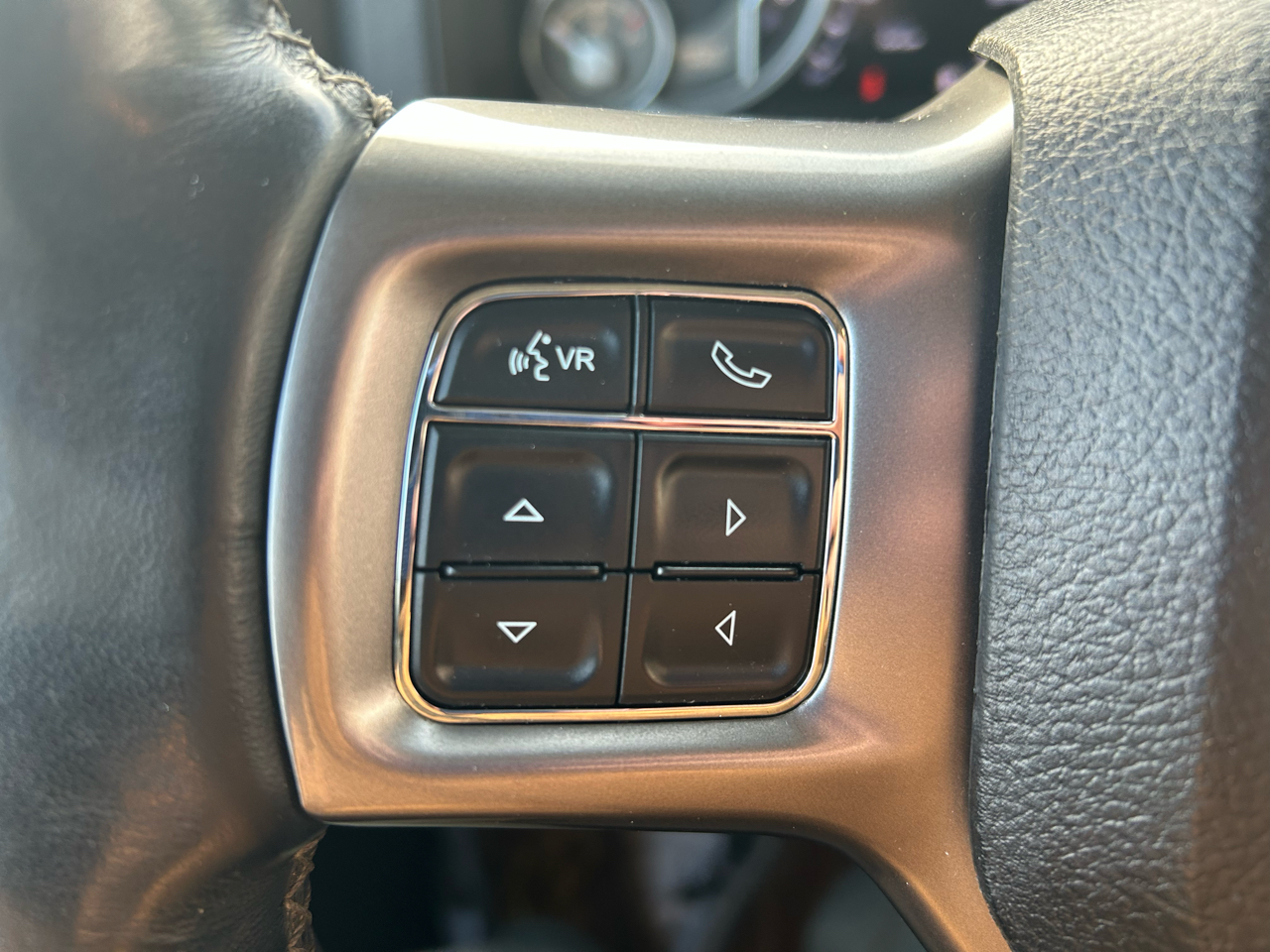 RAM 1500 SLT Crew Cab LWB 4WD 2017