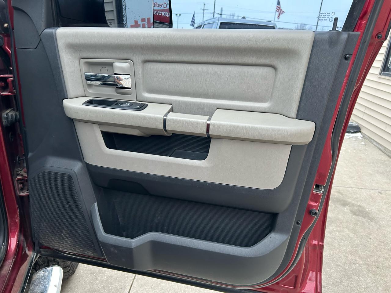 RAM 2500 Laramie Crew Cab LWB 4WD 2011