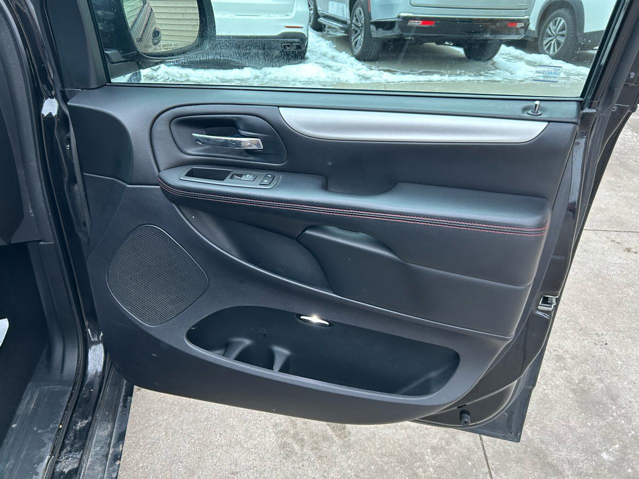 Dodge Grand Caravan R/T 2013