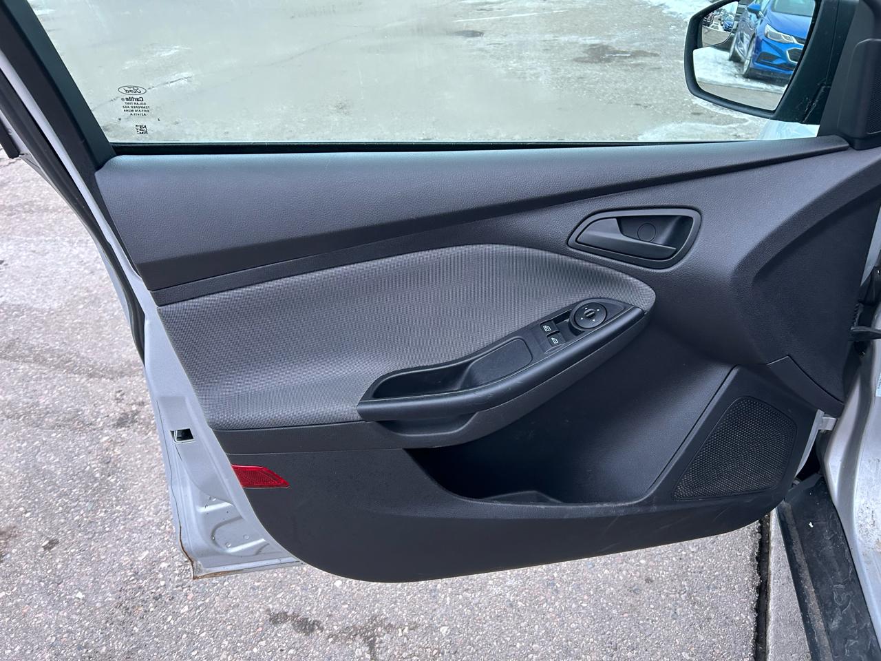 Ford Focus S Sedan 2013