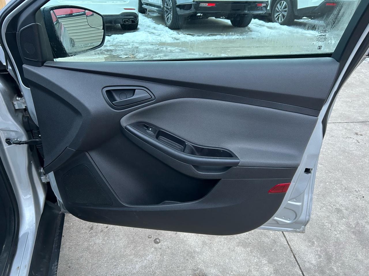 Ford Focus S Sedan 2013