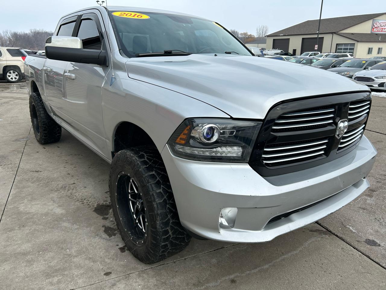RAM 1500 Sport Crew Cab SWB 4WD 2016