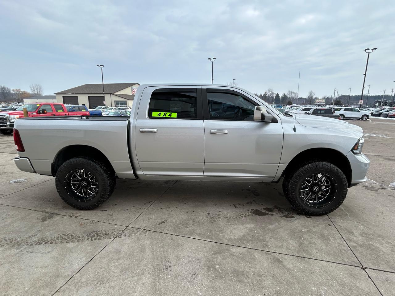 RAM 1500 Sport Crew Cab SWB 4WD 2016