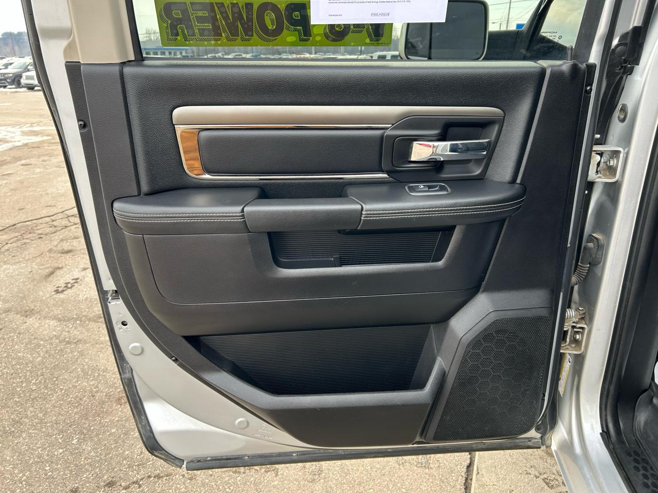 RAM 1500 Sport Crew Cab SWB 4WD 2016