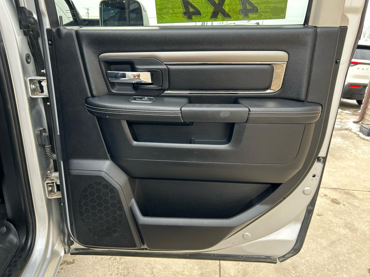 RAM 1500 Sport Crew Cab SWB 4WD 2016