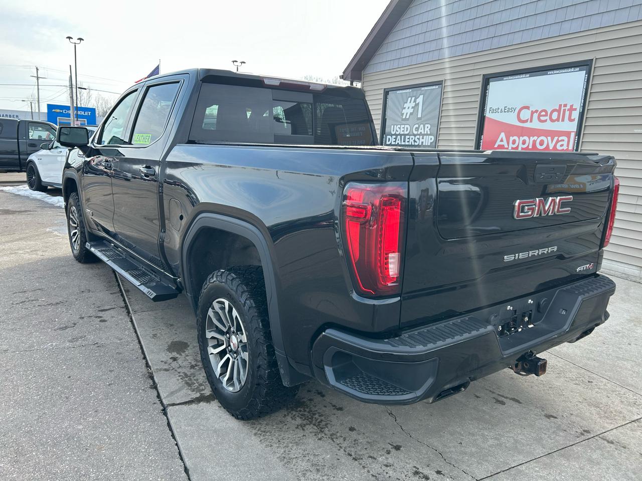 GMC Sierra 1500 AT4 Crew Cab Short Box 4WD 2021