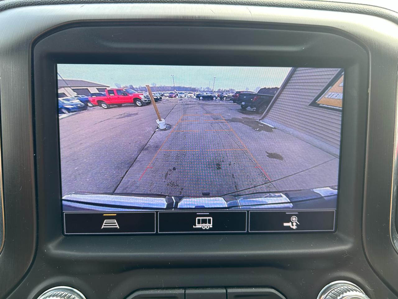 GMC Sierra 1500 AT4 Crew Cab Short Box 4WD 2021