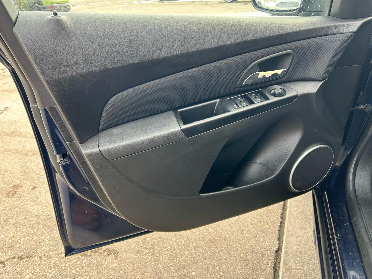 Chevrolet Cruze 1LT 2011