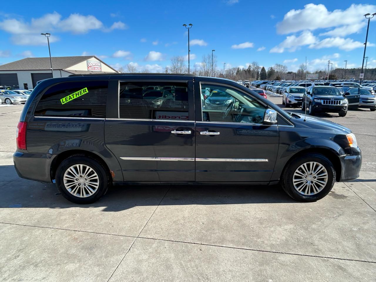 Chrysler Town & Country Touring-L 2014
