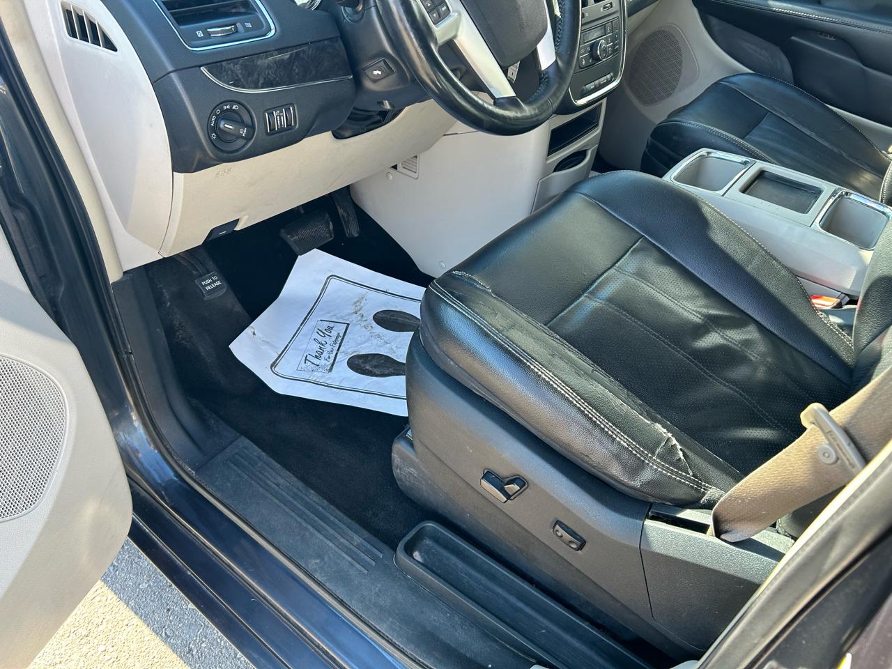 Chrysler Town & Country Touring-L 2014