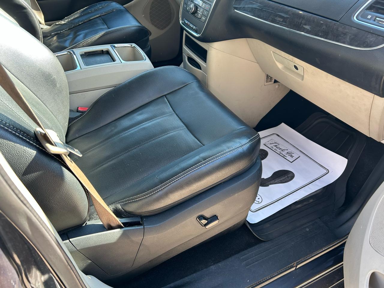 Chrysler Town & Country Touring-L 2014