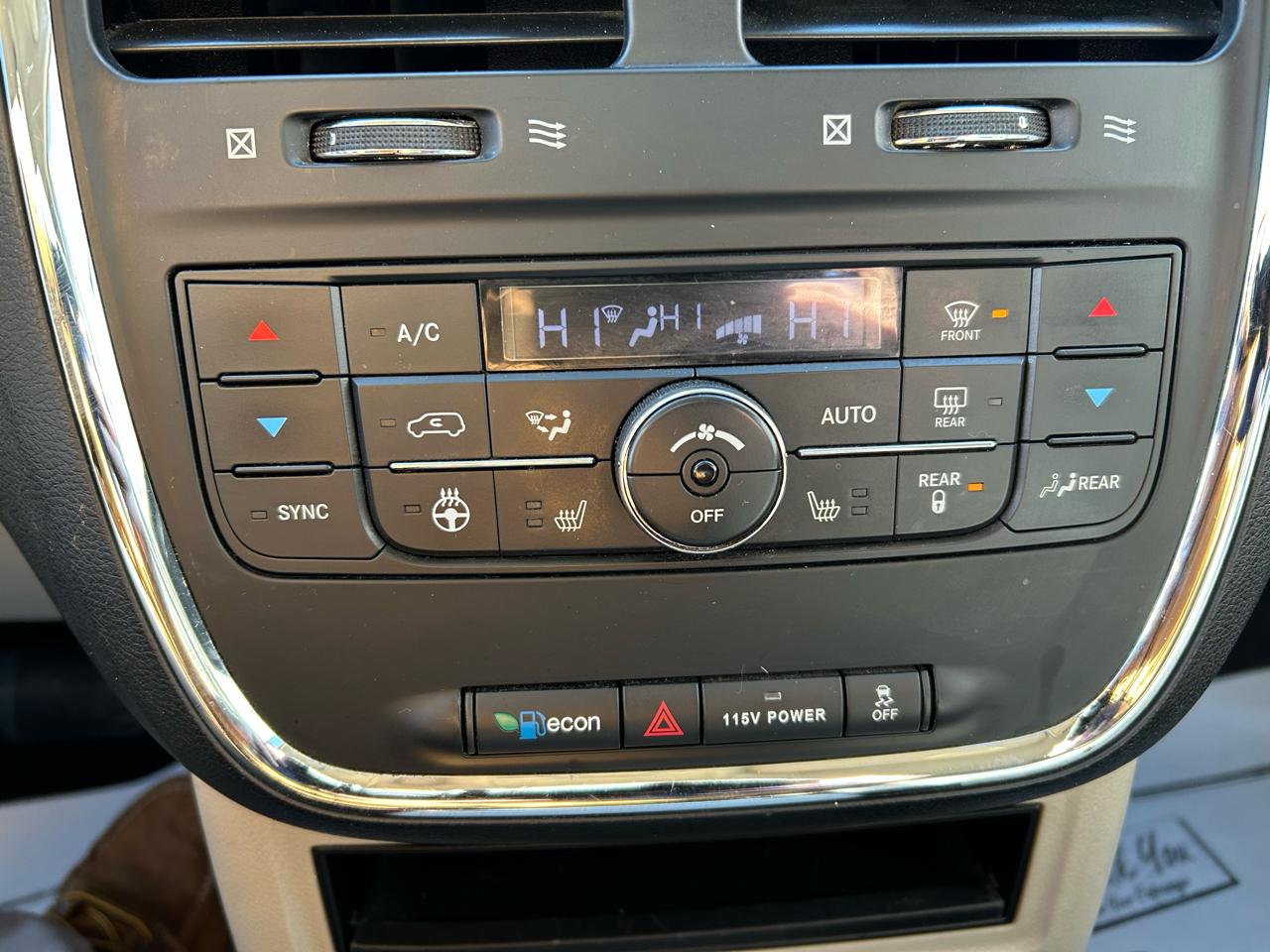 Chrysler Town & Country Touring-L 2014