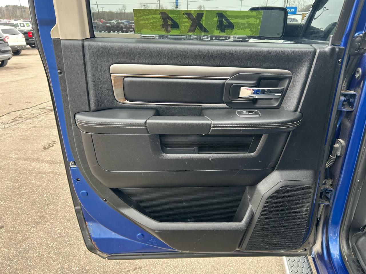 RAM 1500 Sport Crew Cab SWB 4WD 2014