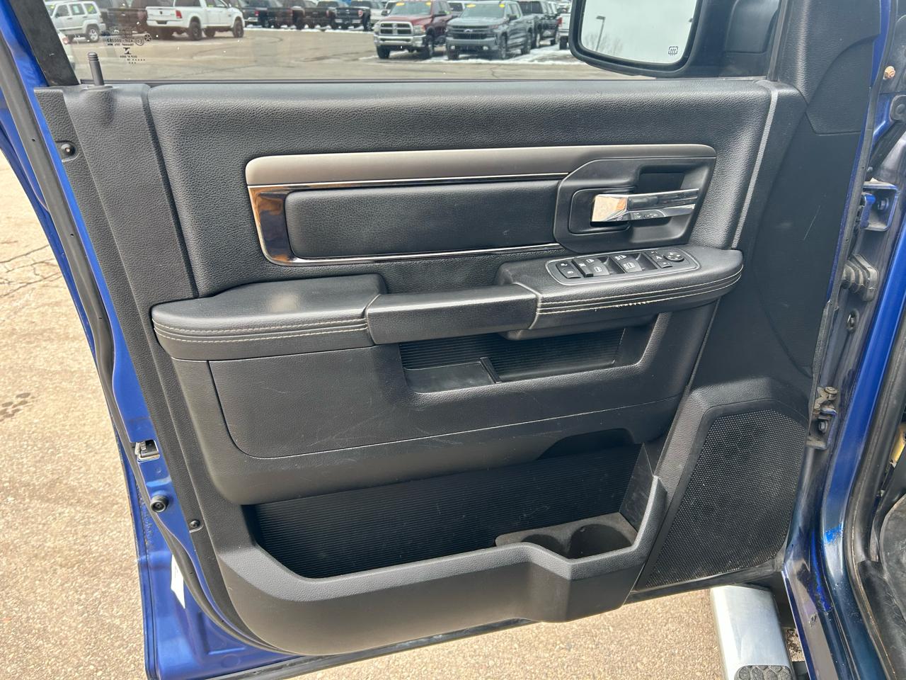 RAM 1500 Sport Crew Cab SWB 4WD 2014