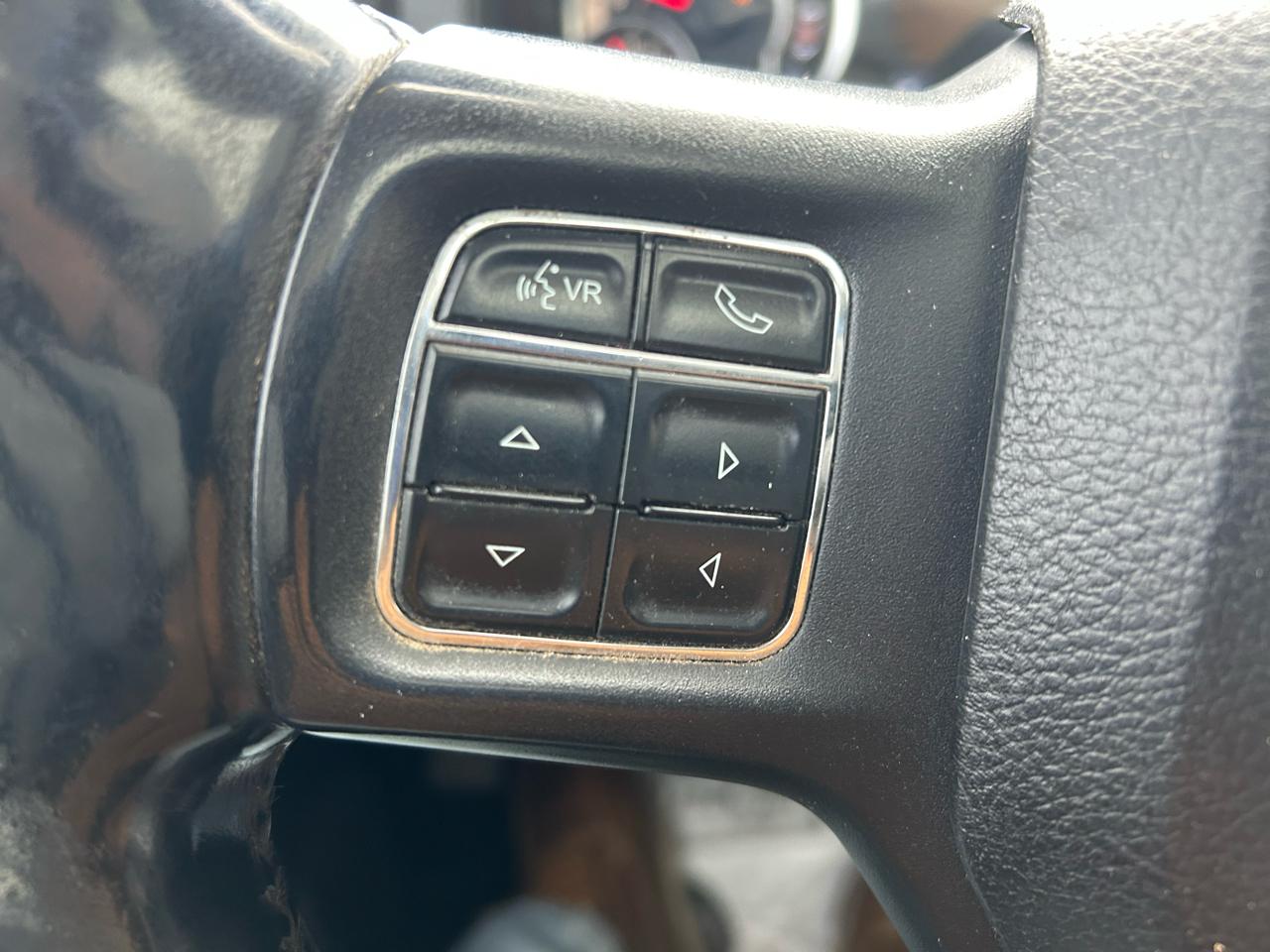 RAM 1500 Sport Crew Cab SWB 4WD 2014