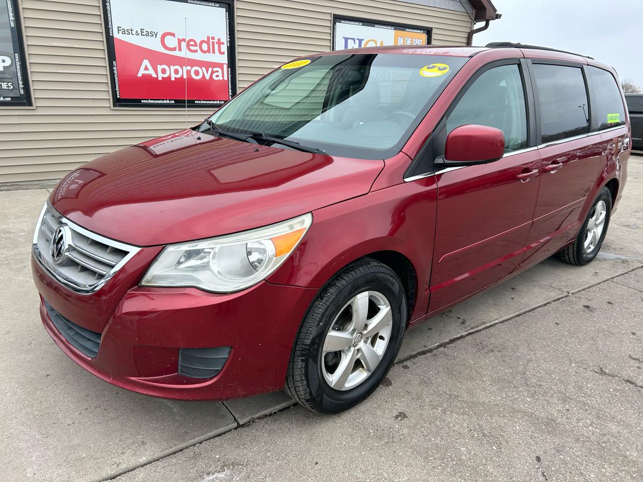 2011 Volkswagen Routan SE