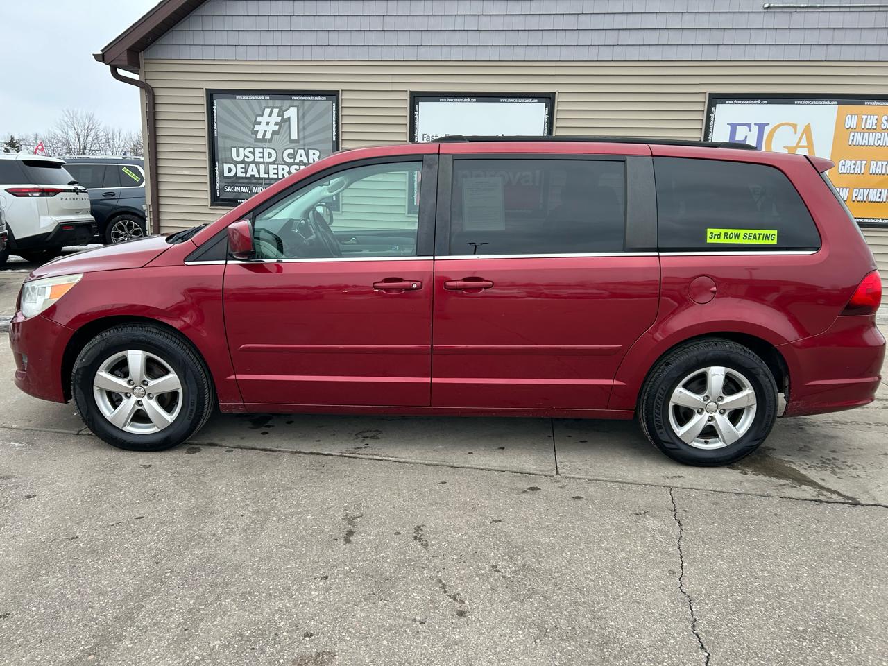 Volkswagen Routan SE 2011