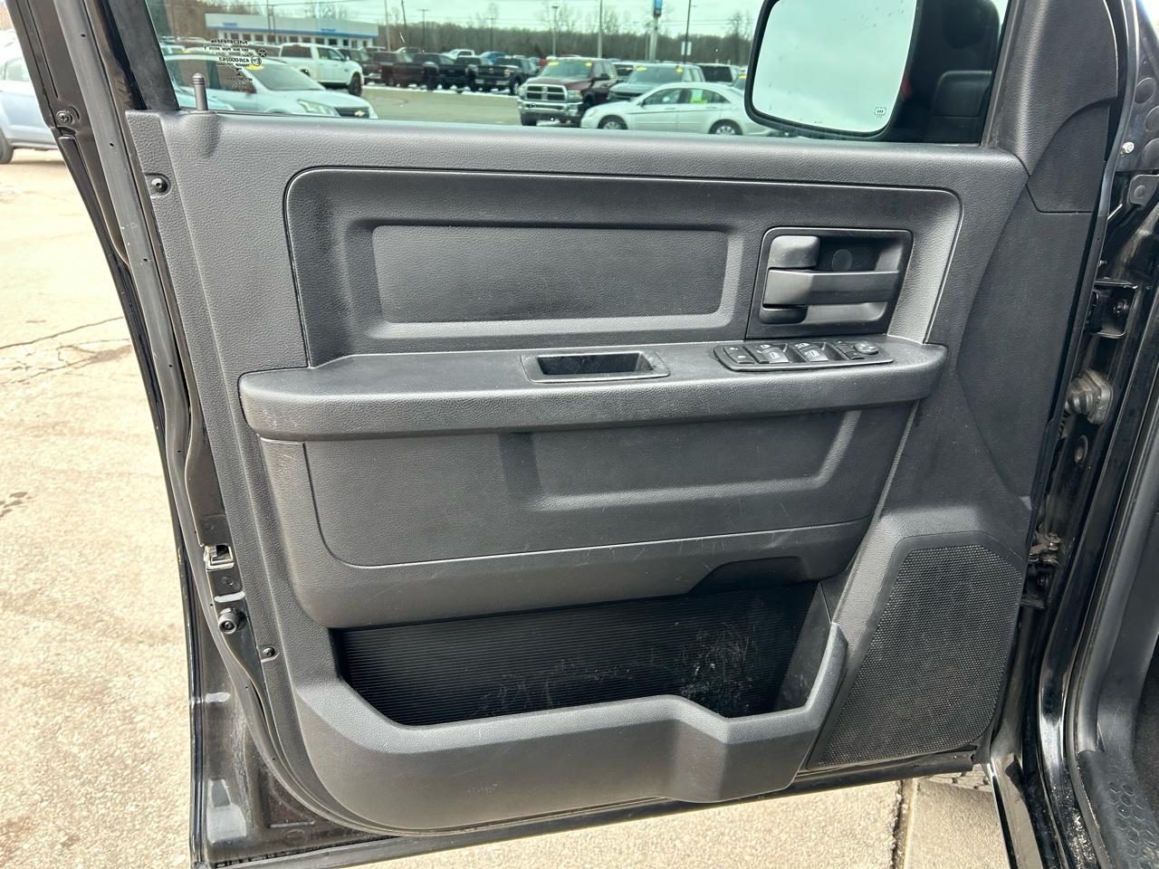 RAM 1500 Tradesman Quad Cab 2WD 2014