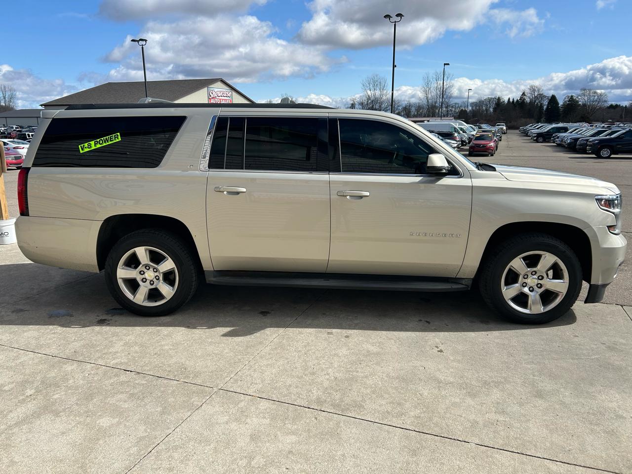 Chevrolet Suburban LT 1500 4WD 2015