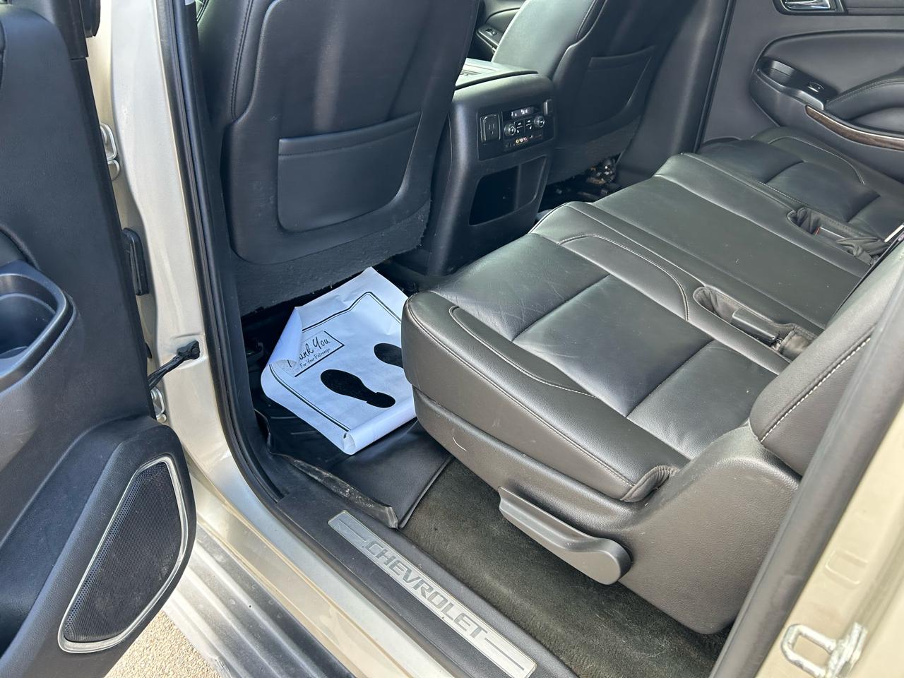 Chevrolet Suburban LT 1500 4WD 2015