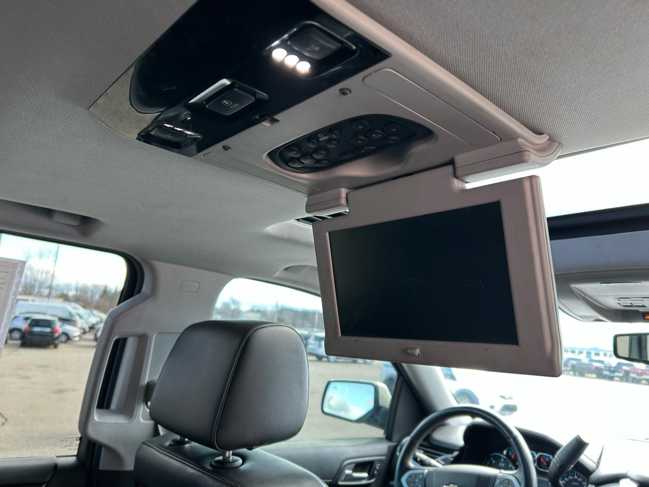 Chevrolet Suburban LT 1500 4WD 2015