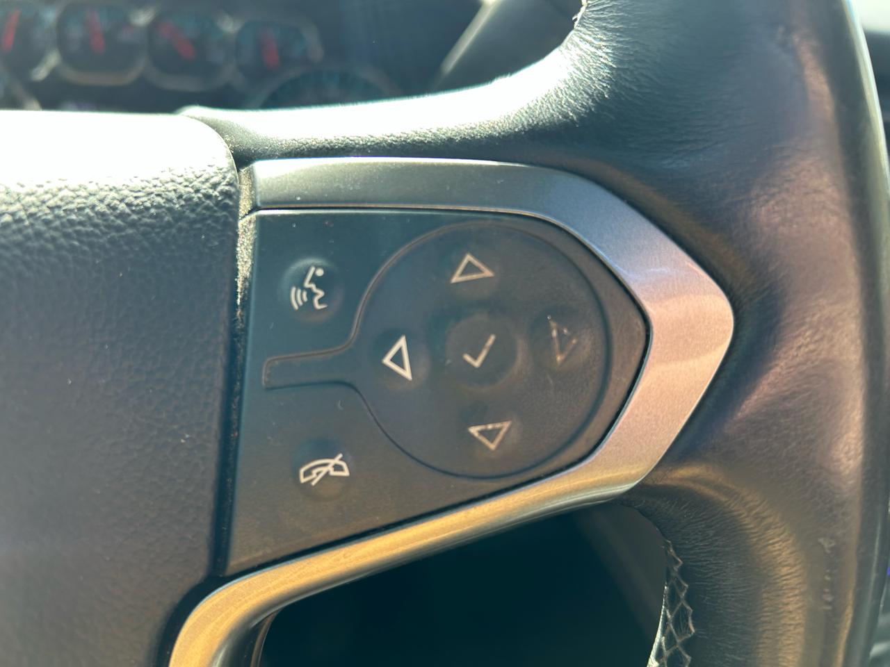 Chevrolet Suburban LT 1500 4WD 2015