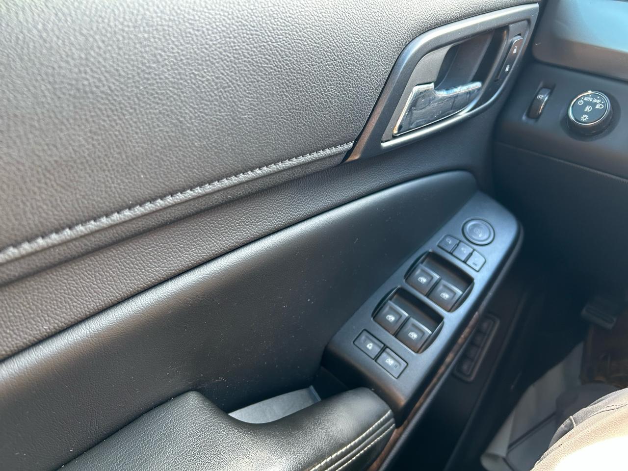 Chevrolet Suburban LT 1500 4WD 2015