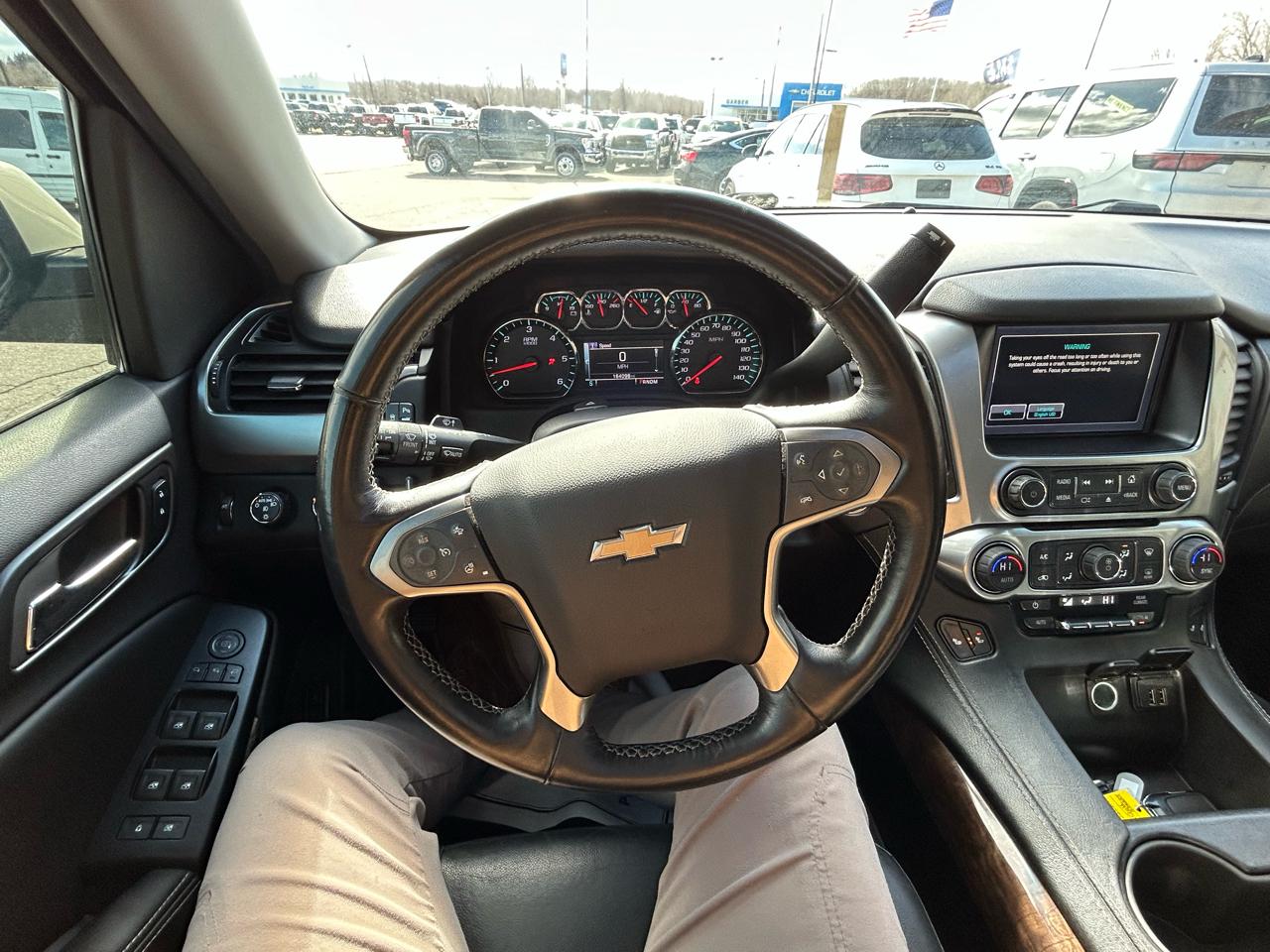 Chevrolet Suburban LT 1500 4WD 2015