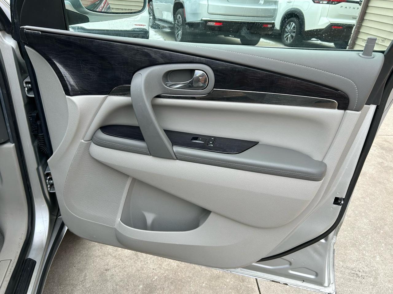 Buick Enclave Convenience FWD 2017