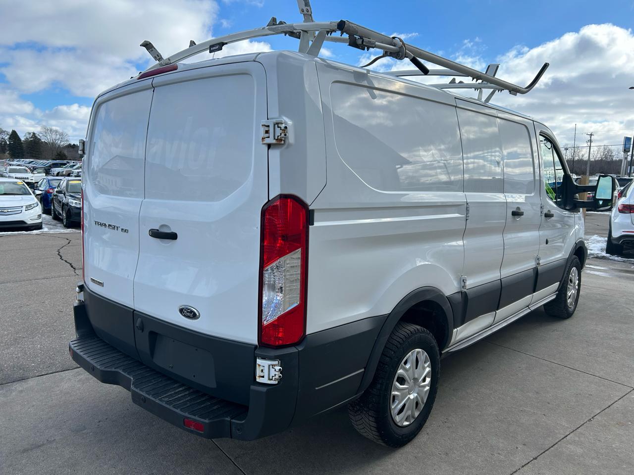 Ford Transit 150 Van Low Roof 60/40 Pass. 130-in. WB 2018